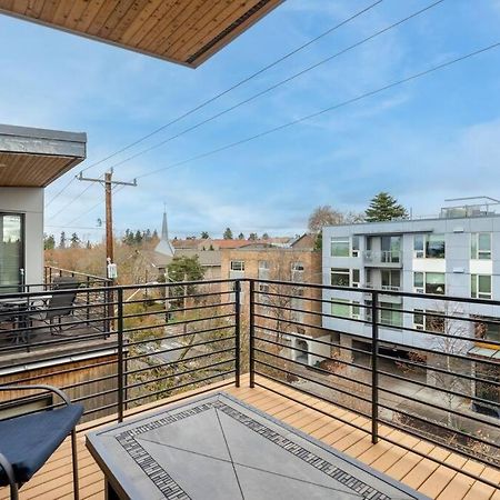 West Seattle'S Modern Townhome Экстерьер фото