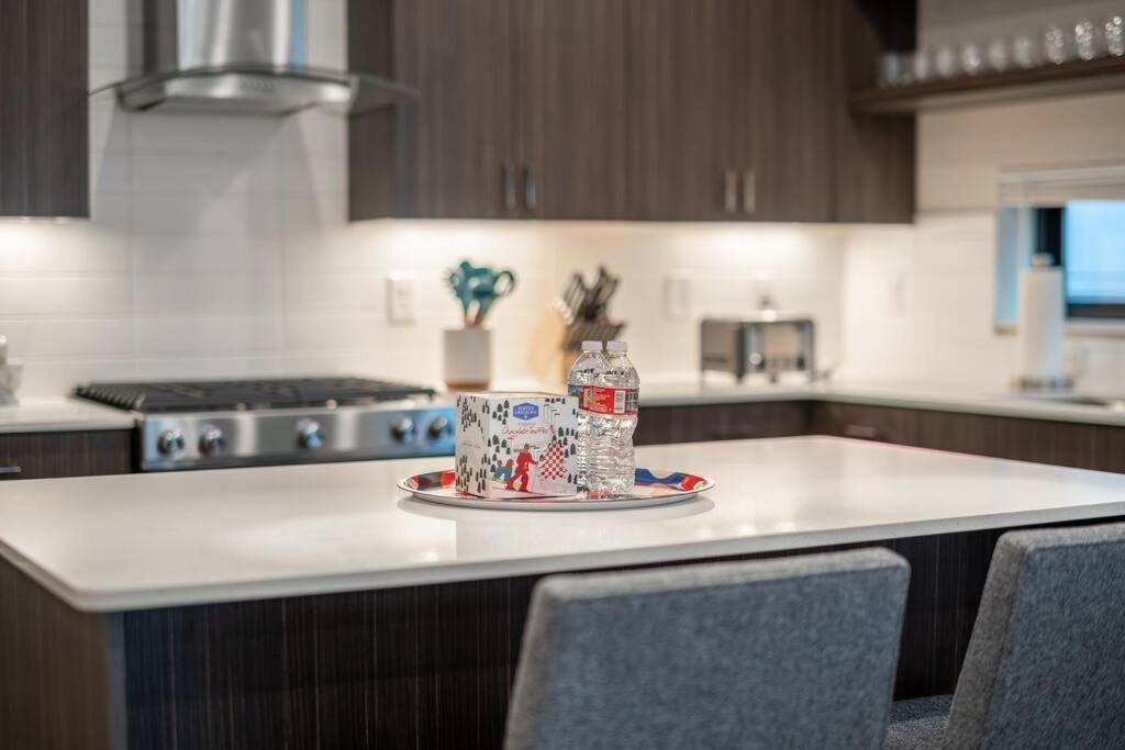 West Seattle'S Modern Townhome Экстерьер фото