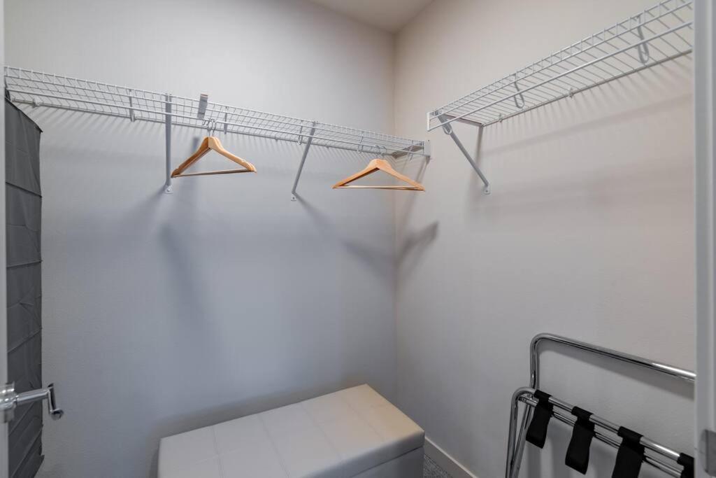 West Seattle'S Modern Townhome Экстерьер фото