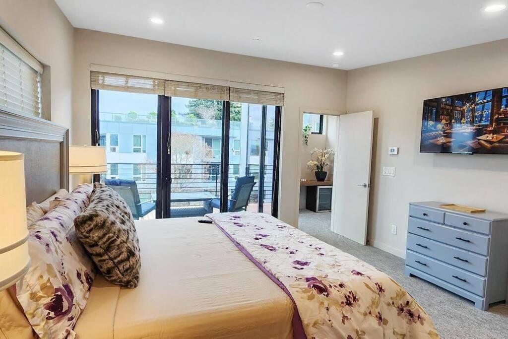 West Seattle'S Modern Townhome Экстерьер фото