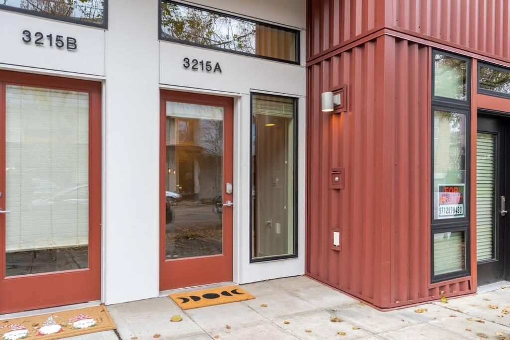 West Seattle'S Modern Townhome Экстерьер фото