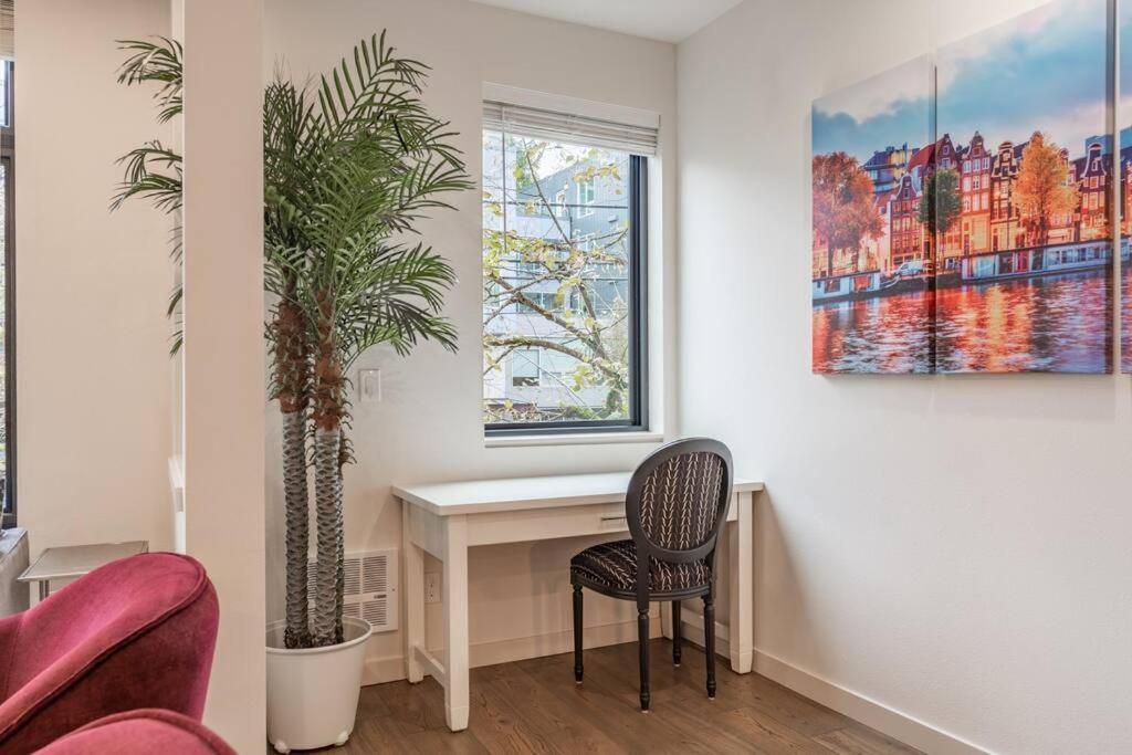 West Seattle'S Modern Townhome Экстерьер фото